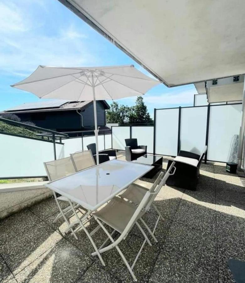 Appartement 4 Personnes Proche Lac Saint Point Montperreux Esterno foto